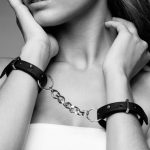 BIJOUX - INDISCRETS MAZE HANDCUFFS BLACK BRACELETS - Image 2
